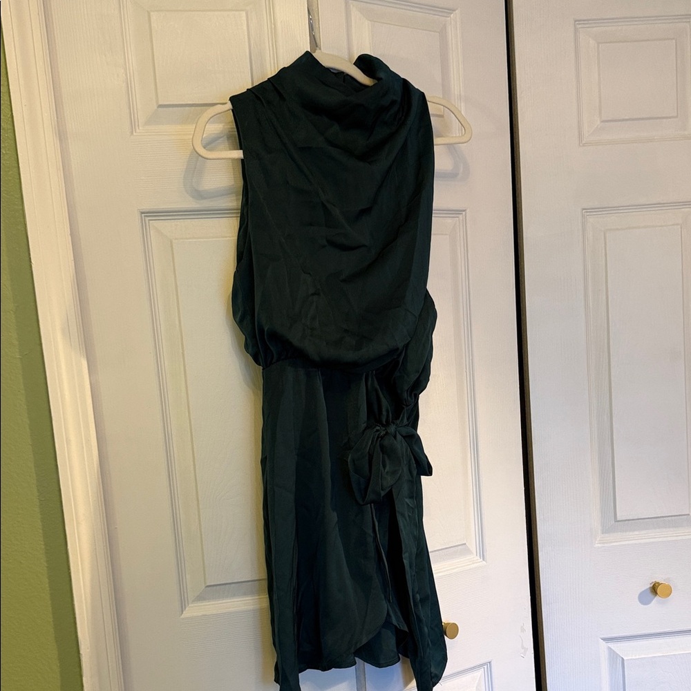 Elegant Green Sleeveless Dress